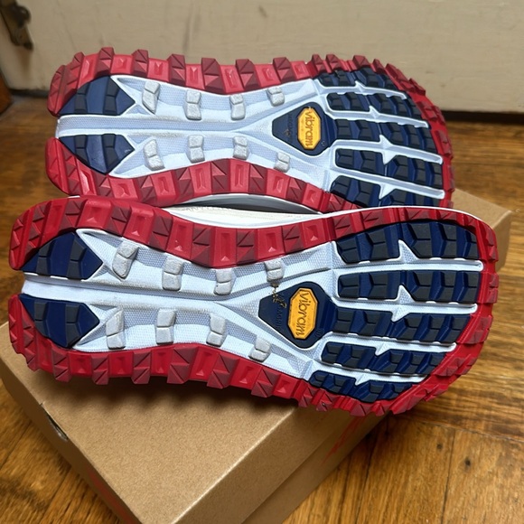 Altra Olympus 5 Women Trail Sneaker - Picture 5 of 5